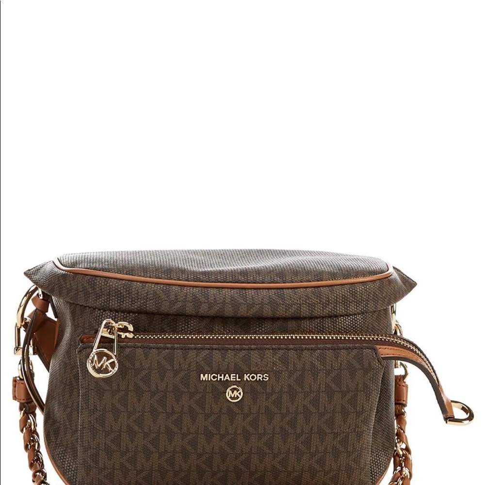 Michael kors sling pack